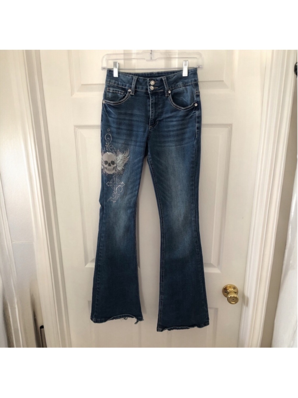 Size 3 Hot Topic Graphic Design Denim Flare Jeans Winged Skull CrossLow Rise Y2K